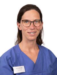 Portrait_Dr. med. Dorothee Brandau_BD8A198_1000px